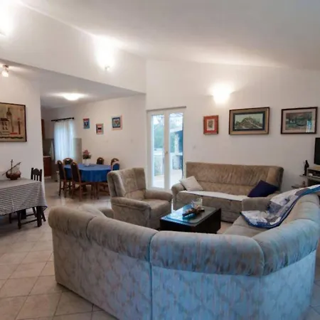 Apartman Three Bedroom With Sea View Necujam