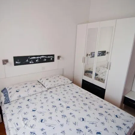 Three Bedroom With Sea View * Nečujam