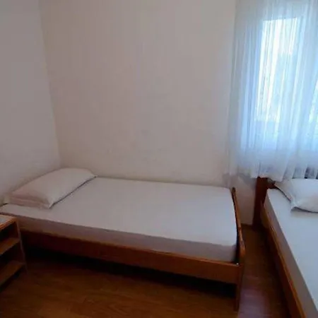 Апартаменти Three Bedroom With Sea View