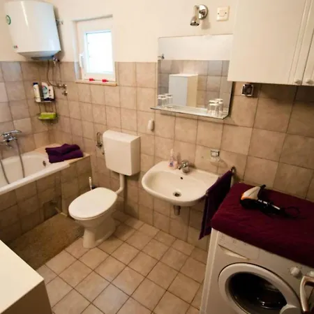 Three Bedroom With Sea View Апартаменти *