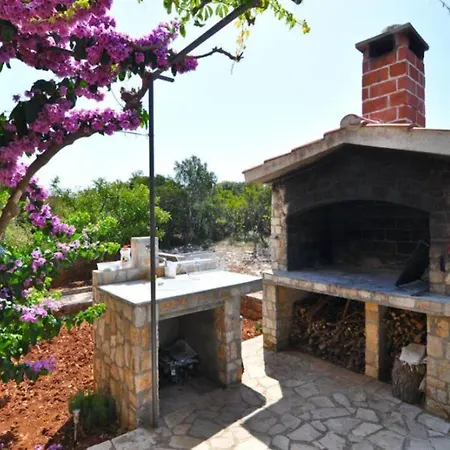 Three Bedroom With Sea View Daire Nečujam