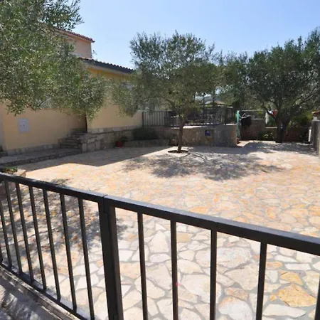 Daire Three Bedroom With Sea View *